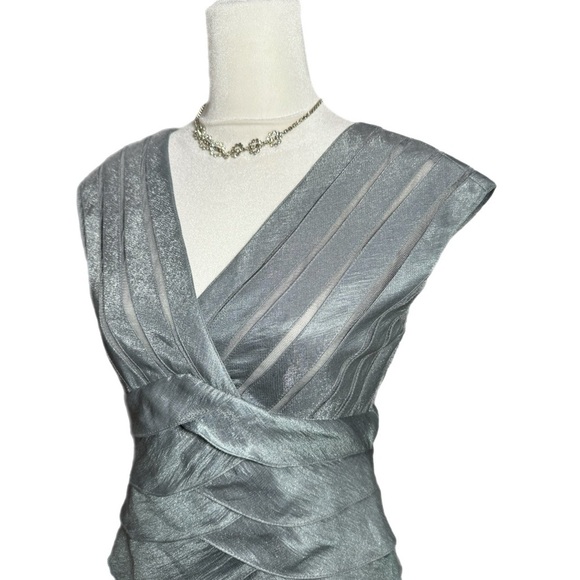 Adrianna Papell Dress Womens Tiered Silver Satin Mesh Cocktail Sleeveless Sz 4 - Picture 4 of 12